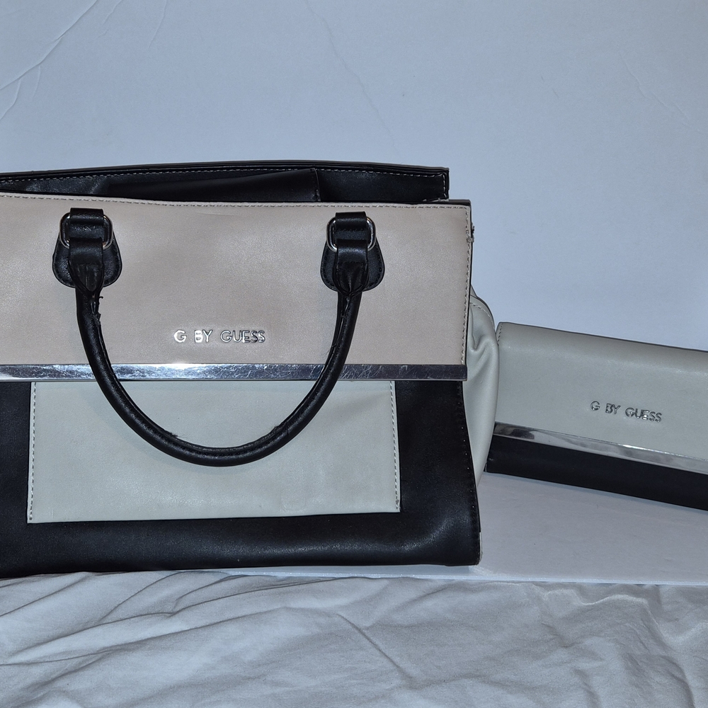 G by Guess Black and Cream Women's Bag